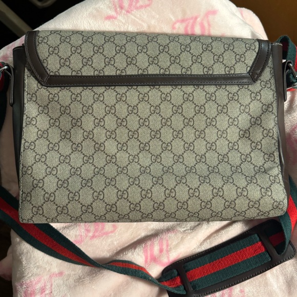 Gucci Canvas Messenger Crossbody Bag - Picture 4 of 5